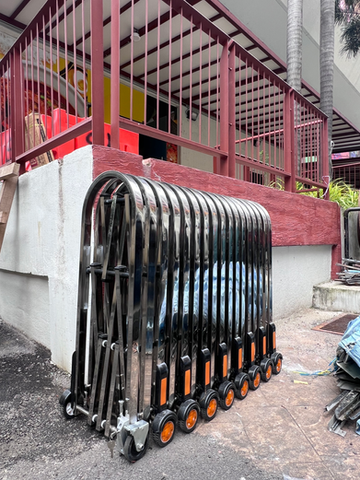 Southtech Retractable gate RS01 Manual Stainless Steel