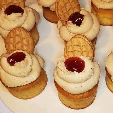 PBJ Mini Cake 2.jpg