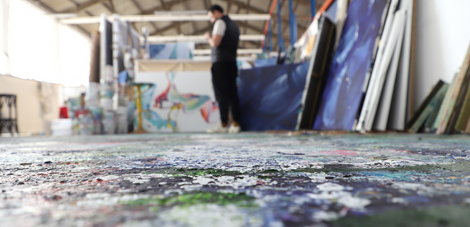 ARTIST IN STUDIO