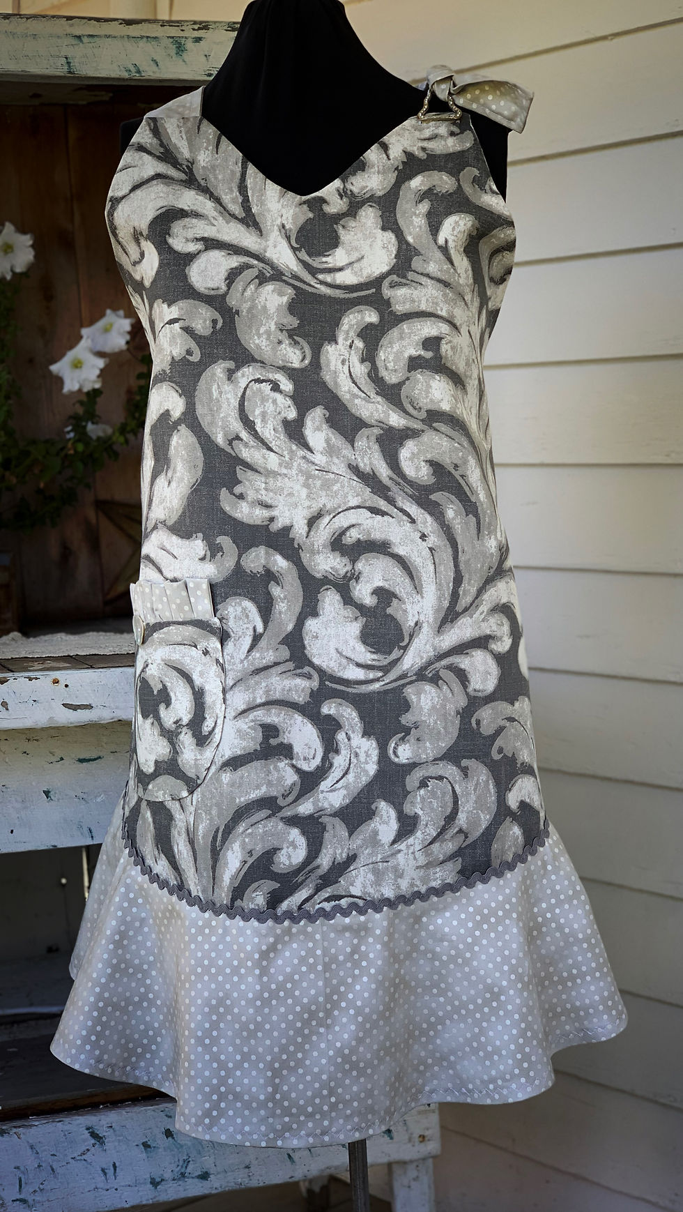 Thumbnail: ELEGANT APRON