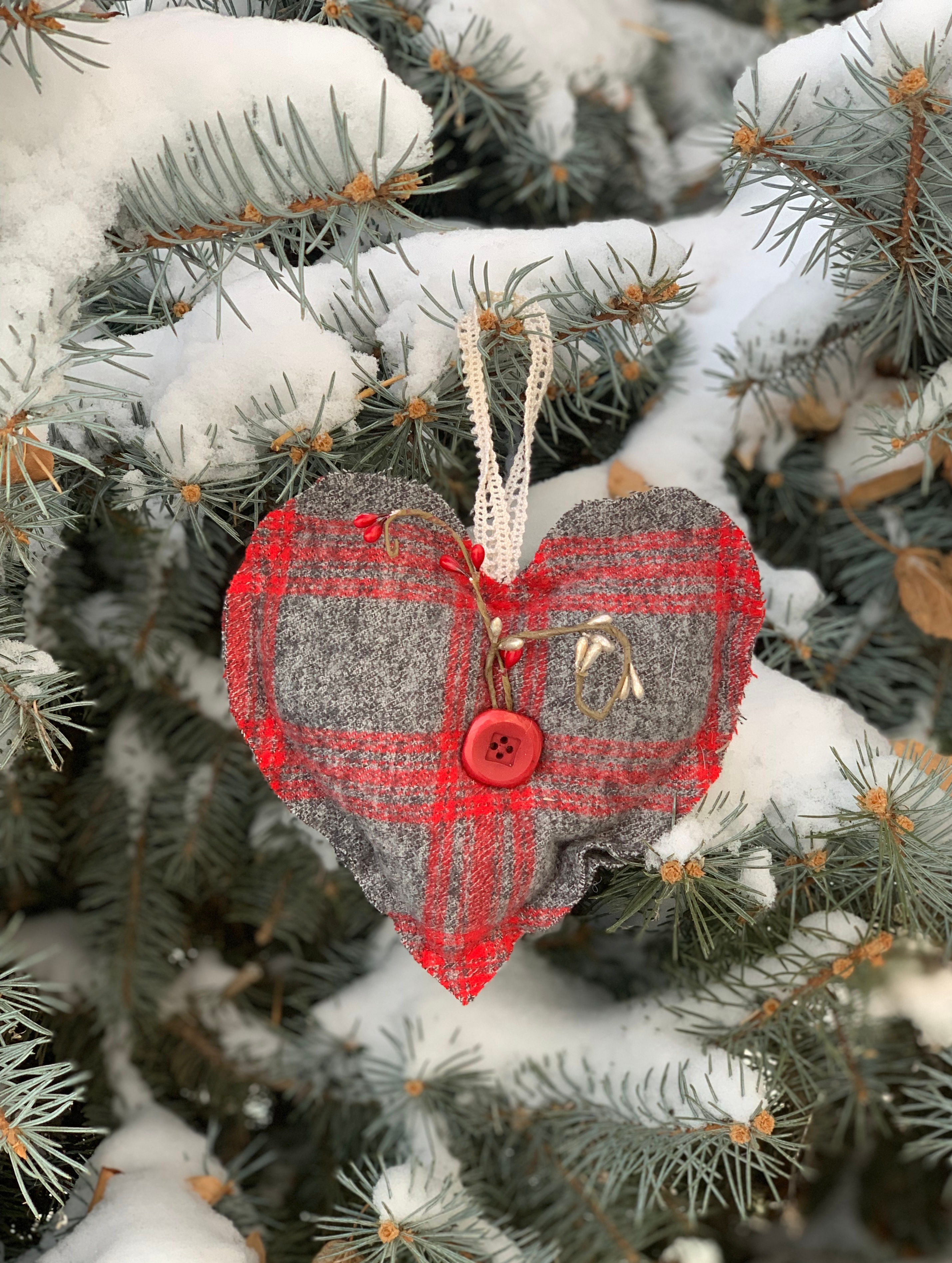 RED  &  GREY WOOL HEART