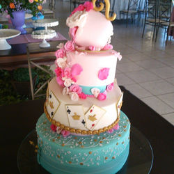 Aline no país das maravilhas para os 15 anos da linda Poliana!