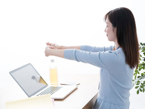 冷房で意外と疲れる？ 夏のオフィスワークを快適にするアイテム選び