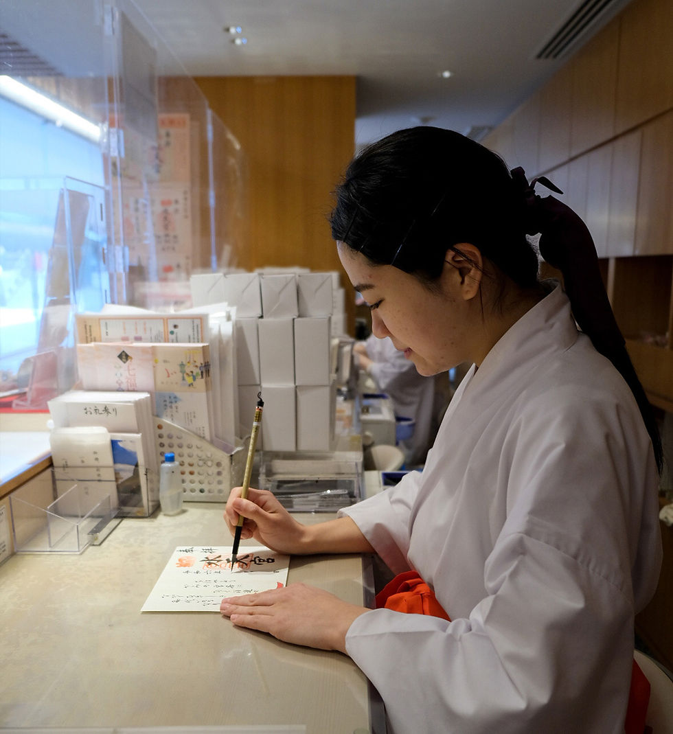 特技の書道を活かすと共に女性ならではの視点で受付対応を行っています