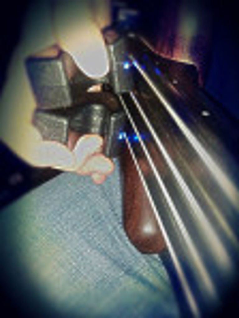 Using 2 Ebows on fretless Warwick with piccolo strings.
