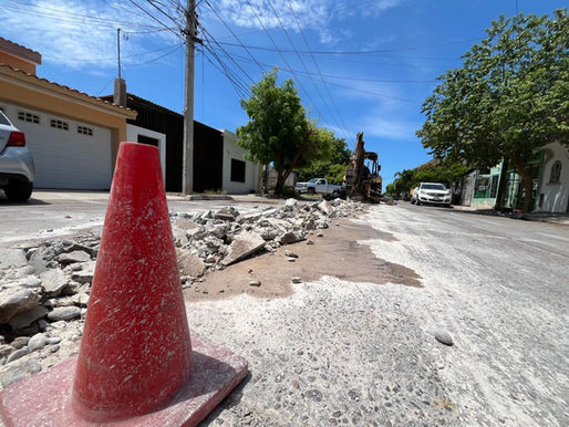 Atiende JAPAMA rehabilitación y mantenimiento de drenajes y tapas dañadas