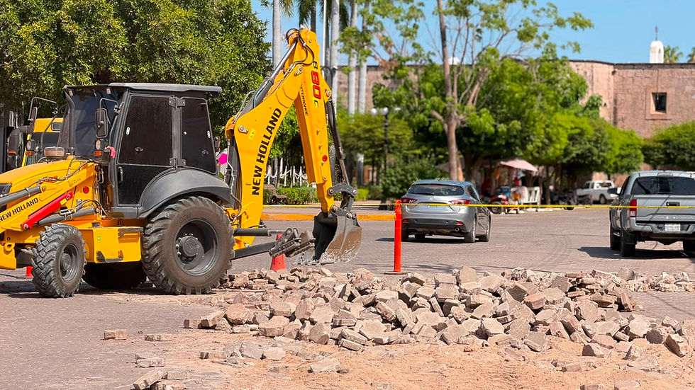 Avanza la rehabilitación de la calle Cinco de Mayo en la cabecera municipal de El Fuerte