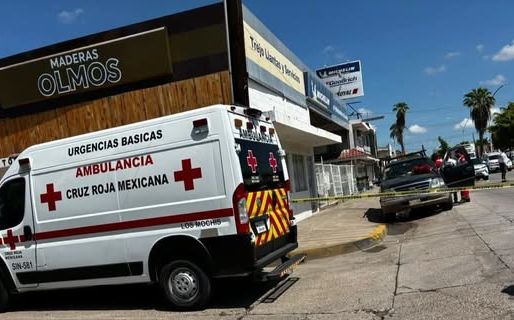 Hombre pierde la vida al sufrir presunto infarto al volante en Los Mochis