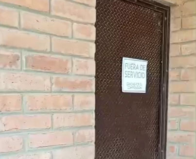 Inoperante y en el olvido: Baño central del Parque Sinaloa cumple dos semanas sin funcionar