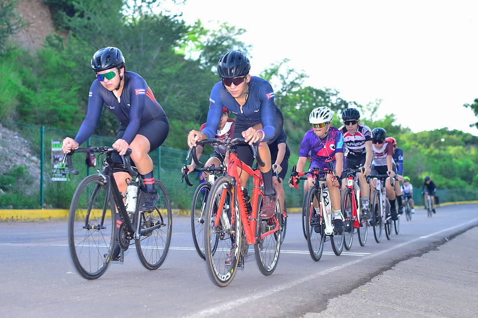 Ciclistas sinaloenses afinan su preparación rumbo al Campeonato Mundial Juvenil de Cliclismo de Pista 2026