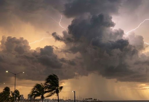 Emiten alerta vespertina por lluvias fuertes, descargas eléctricas y rachas de viento en Sinaloa y el noroeste del país