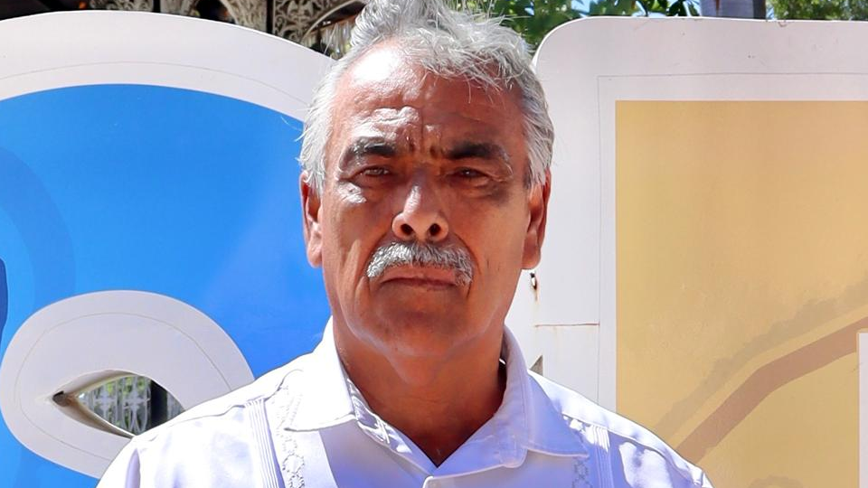 Se registra Radamés Véliz en el proceso interno de Morena