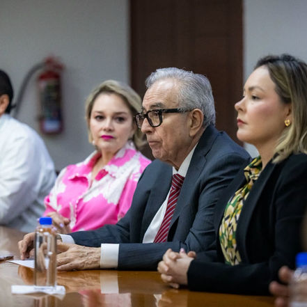 De regreso en funciones: Rocha Moya toma protesta a su gabinete y lidera primera junta tras su retorno
