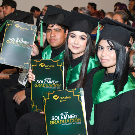Egresa Primera Generación de Administración del Conalep Navolato; Director General reconoce esfuerzo de jóvenes