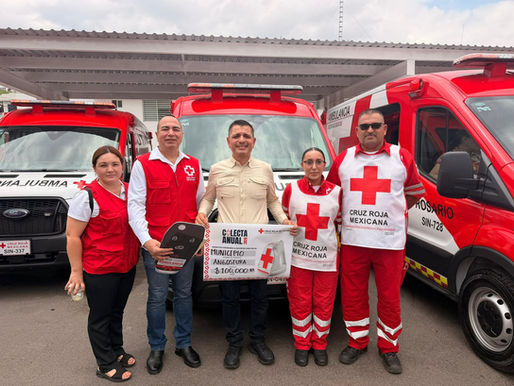 El Capy Rivera obtiene apoyos para Cruz Roja; ambulancia nueva y donativo de 100 mil pesos 