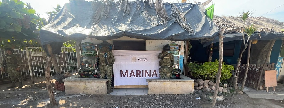 La Secretaría de Marina detiene a tres presuntos infractores de la ley y asegura un vehículo, armamento, munición y material táctico en Sinaloa