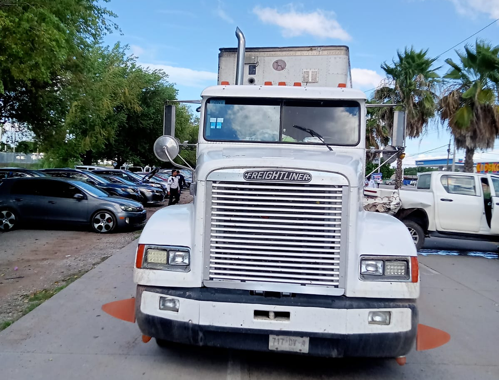 Carambola en la carretera Los Mochis-Topolobampo deja cuatro lesionados tras impacto de tráiler