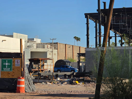Mientras una crece, la Plaza Fiesta se queda estancada en el olvido 