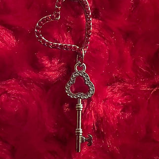 Heart and key necklace.jpg
