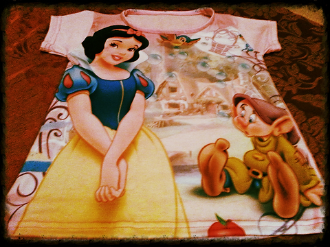 camiseta blanca nieves