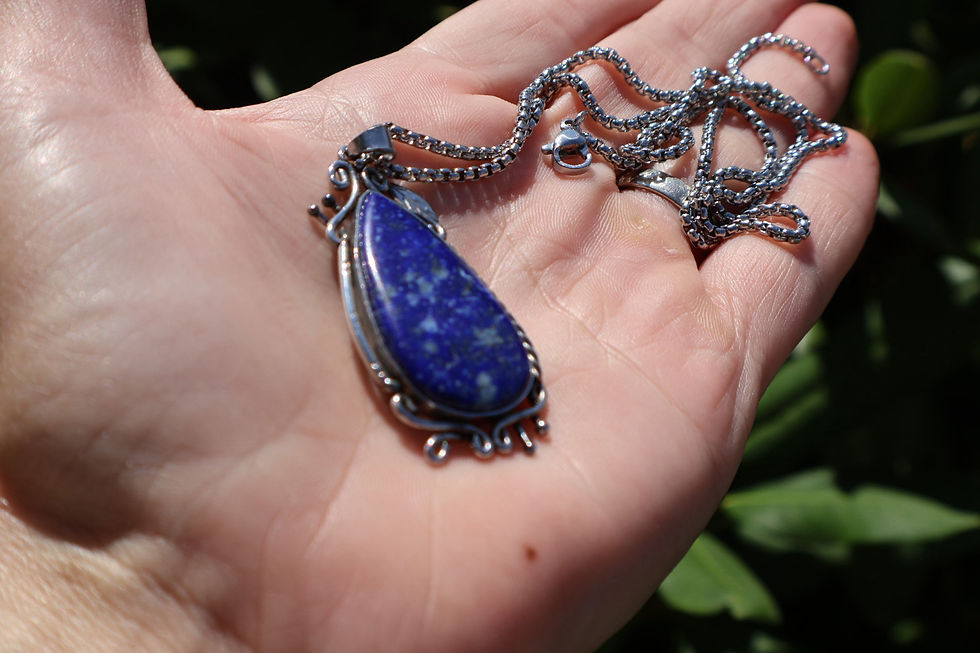 Thumbnail: Lapis Lazuli Crystal pendant 