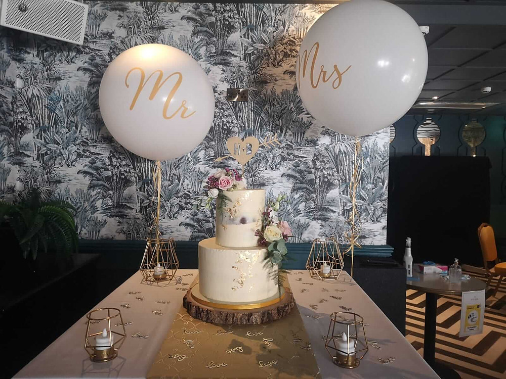 Wedding Cake Accessories in a Dublin Wedding