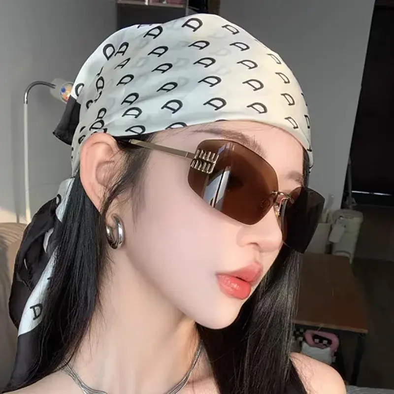 Thumbnail: Funky Metal Luxury Rimless Sunglasses Women Brand Designer Rivets Rectangle Grad