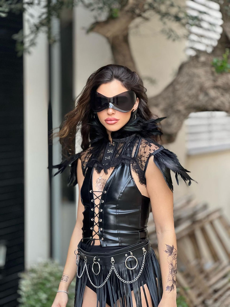 תמונה ממוזערת: Feather lace collar
