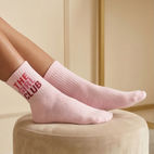 Dailysocks Socken mit Statement Motiven als Zusatzverkauf für Boutiquen und Concept Stores in Ihrer Agentur Carmen Fischer Agents