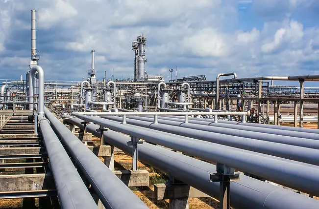 3-_Natural_gas_pipeline_facility.webp