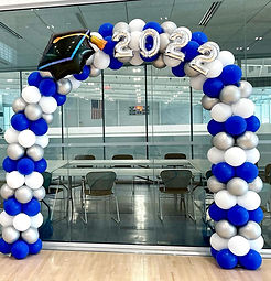 graduation-balloon-entrance-arch-2025-ny-nyc.JPG