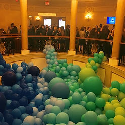 lyric-theatre-balloon-chandelier-sculpture-nyc.jpg