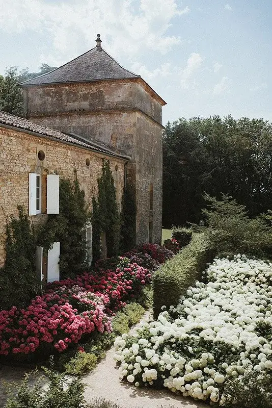 Castle+garden+Chateau+De+Redon+Wedding+planner+deals+abroad+Dordogne+France+Ash+Powell+Pho