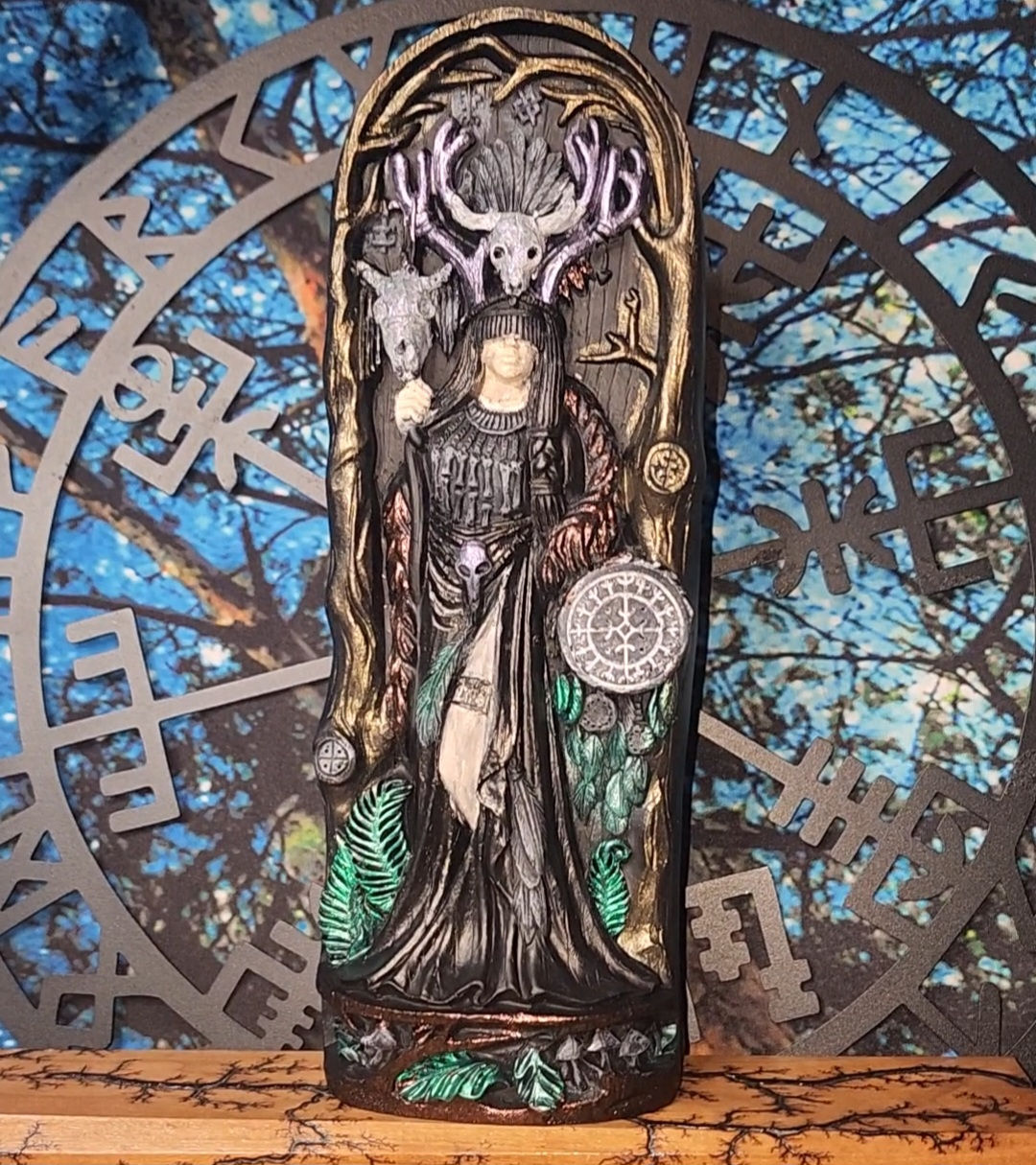 Völva Norse shamanic seiðr statue
