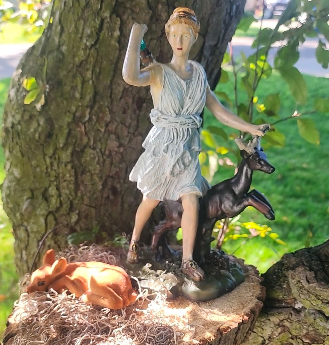 Artemis / Diana Resin Statue