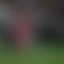 Falcão do CRB jogando a bola contra o adversário