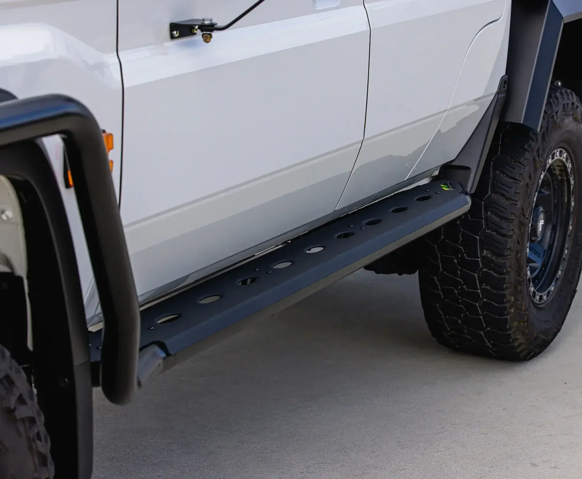 Premium Side Steps TOYOTA LAND CRUISER 79 SERIES DOUBLE CAB