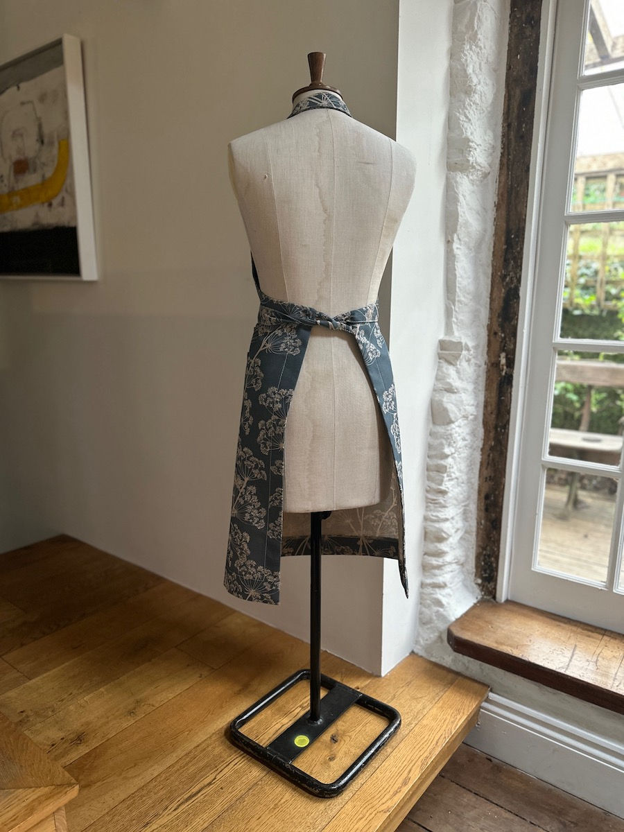 Thumbnail: APRON | blue with cow parsley flower print