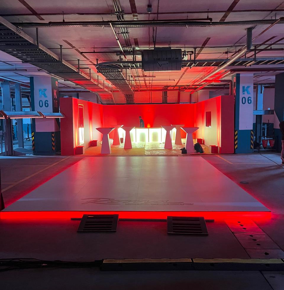 Ferrari Roma Spyder - Mall of Asia