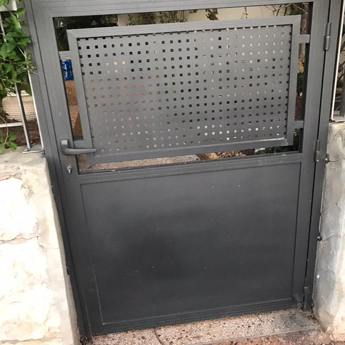 שער כניסה מברזל
