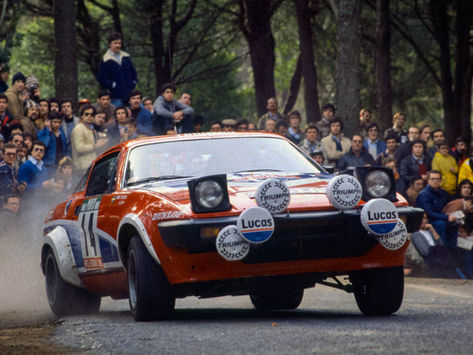 Five Triumph TR7 V8s at the start!