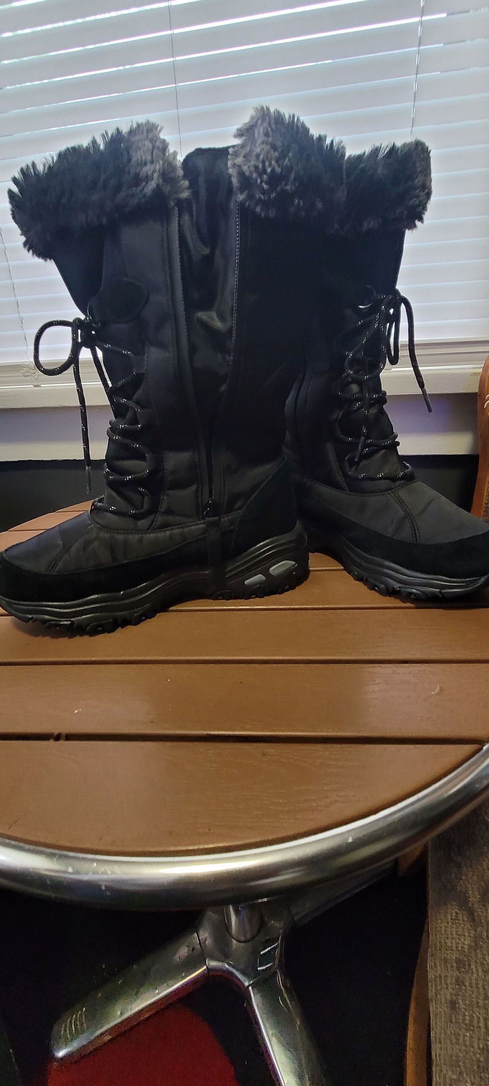 Thumbnail: Boots