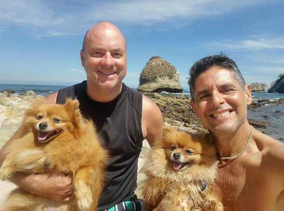 Dolce (der.) & Gabbana (izq.) son las consentidas de la familia.