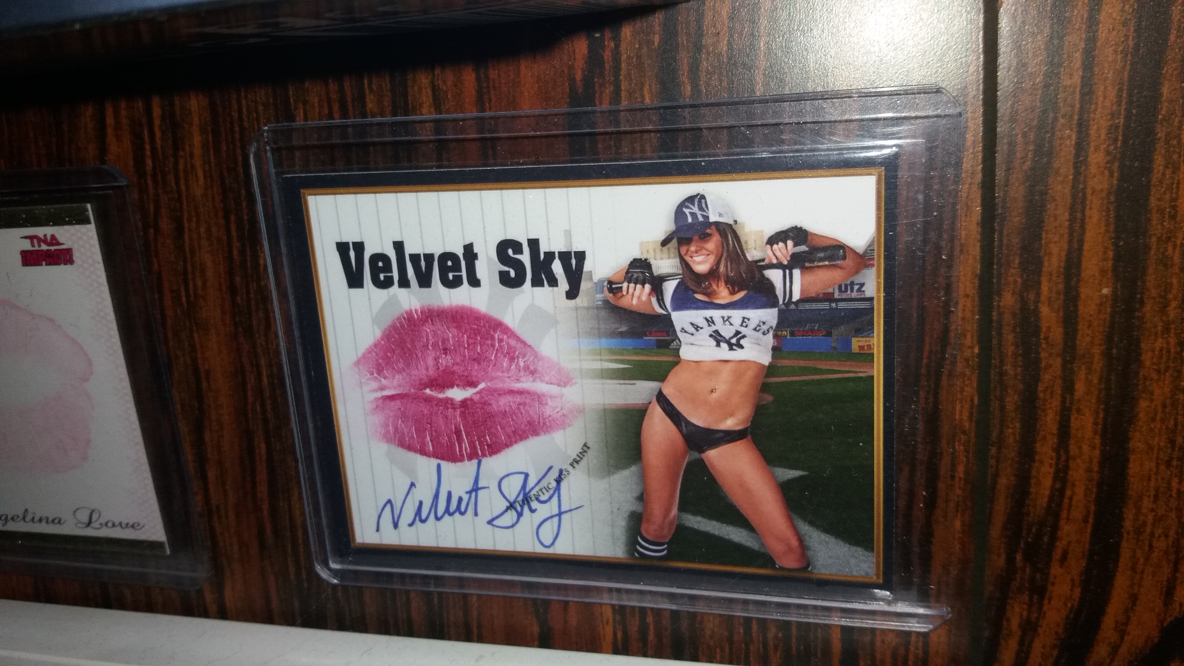 Velvet Sky NY Yankees Kiss Card