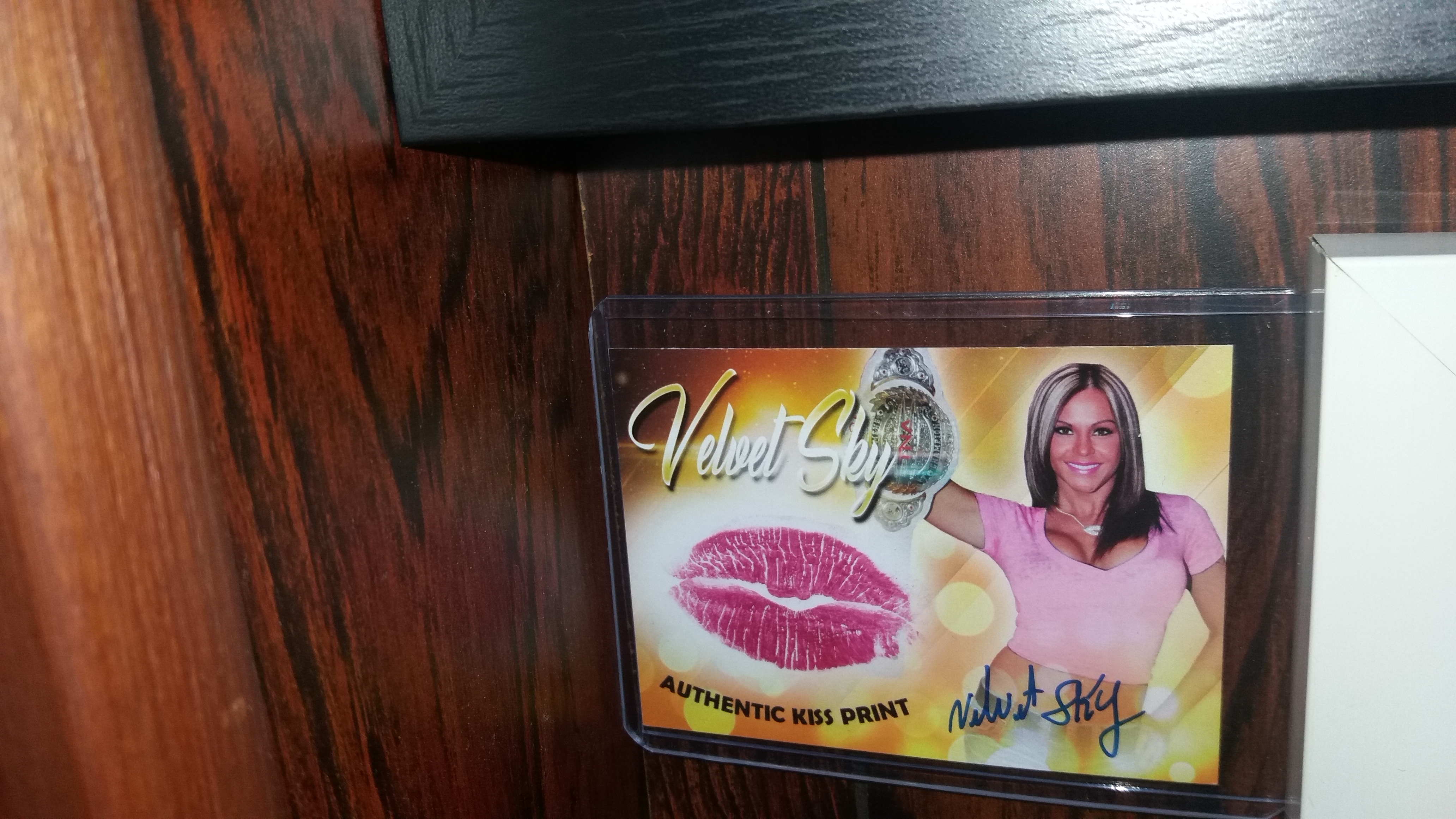 Velvet Sky Champion Kiss Card