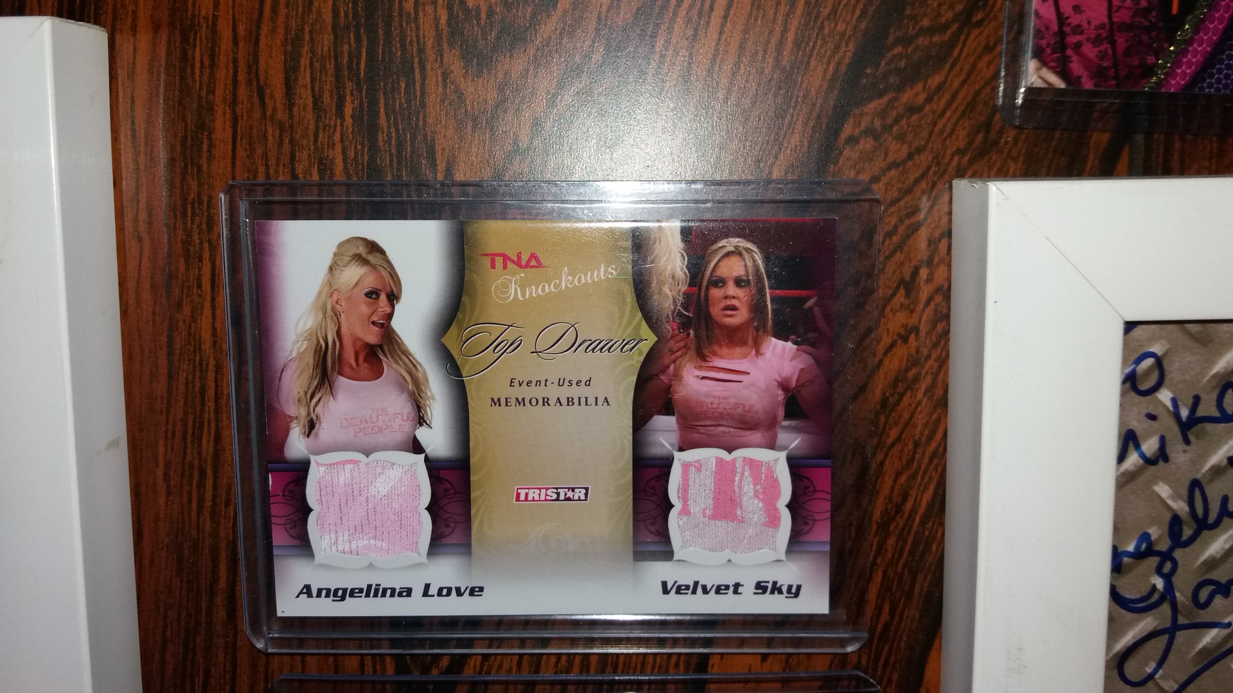Beautiful People Memorabila Card