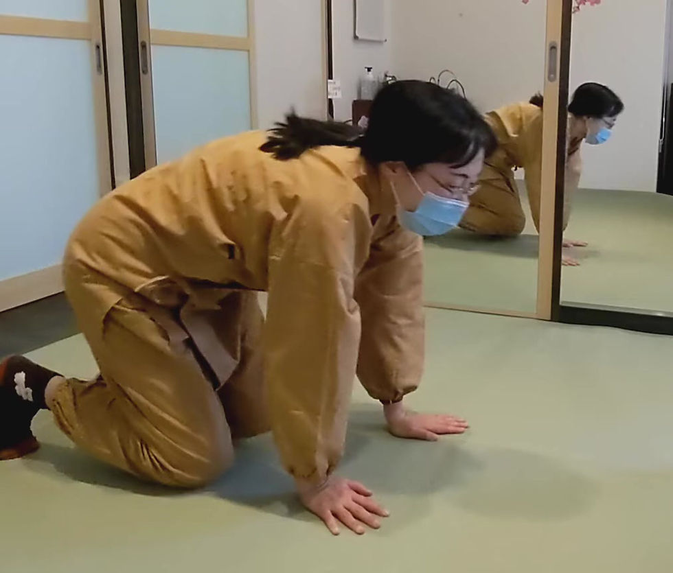 寝っ転がりながらストレッチ