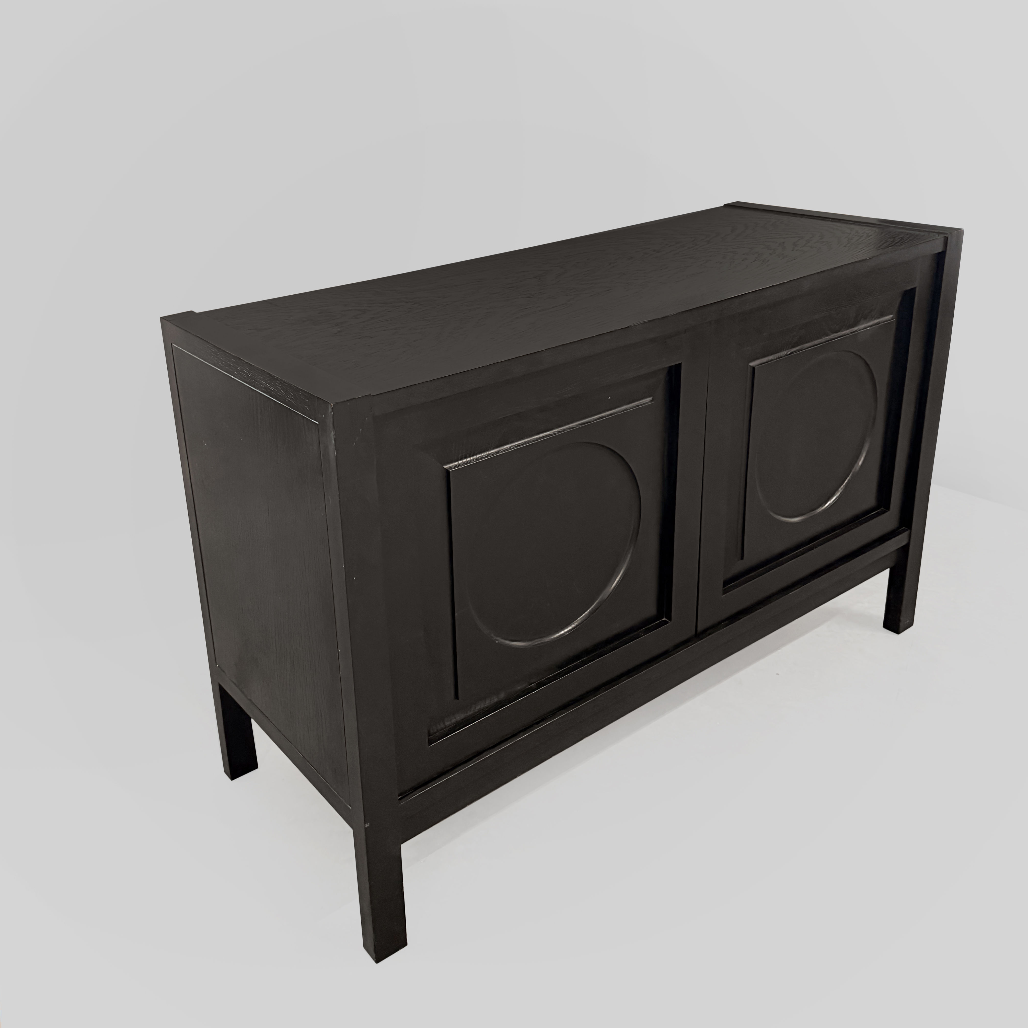 GRAPHICAL DEFOUR BLACK SIDEBOARD, 1970S.