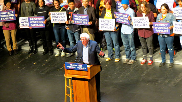Bernie Inspires Hundreds in Reading to Keep Fighting Trump's Tax Scam!