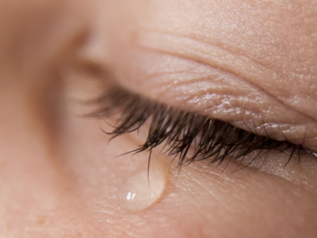 I saw a woman in tears as she stood in the synagogue ballroom